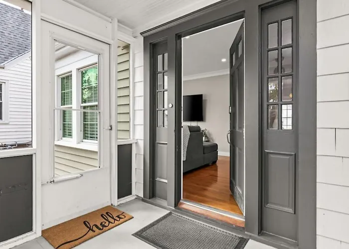 Hébergement de vacances The Midcentury - Spacious 2bd With King Bed *