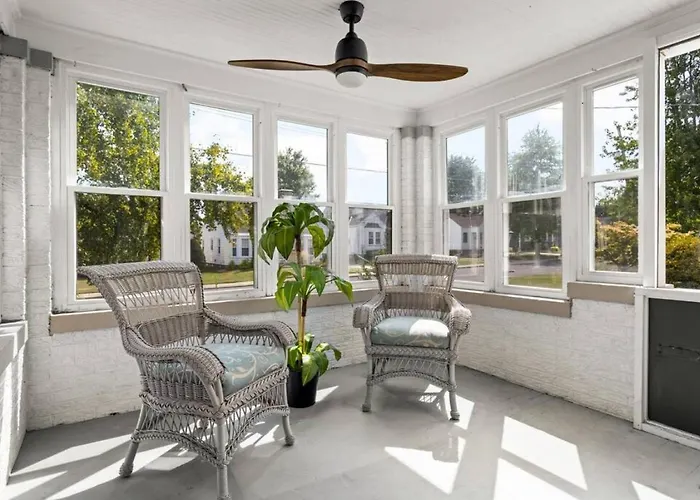 The Midcentury - Spacious 2bd With King Bed Peoria